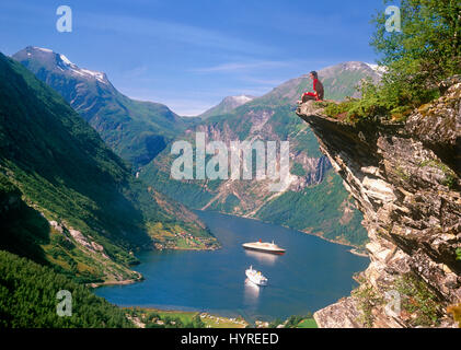 Kreuzfahrtschiffe im Geirangerfjord, mehr Og Romsdal, Norwegen Stockfoto