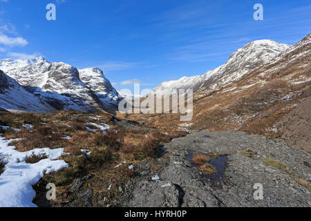 Blick auf die Three Sisters und Aonach Eagach Ridge in Glencoe-Schottland Stockfoto