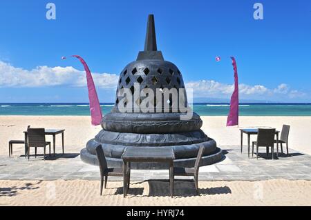 Restaurant am Strand von Jimbaran, Bali, Indonesien. Stockfoto