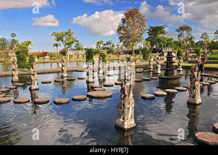 Statue an der Tirtagangga Wasserpalast in Bali Stockfoto