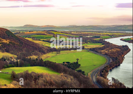 Malerische Aussicht von der Spitze der Kinnoull Hügel, das Tal des Flusses Tay, Schottland Stockfoto