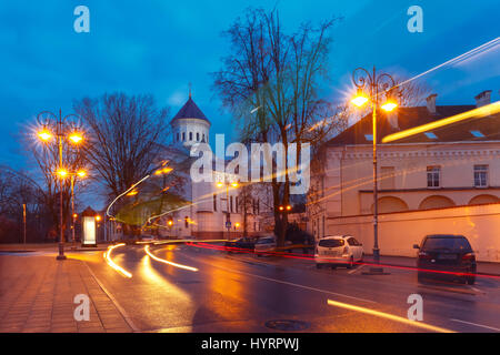 Malerische Straße bei Nacht, Vilnius, Litauen Stockfoto