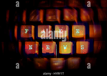 Gefälschte Nachrichten Tasten auf der Computertastatur Stockfoto