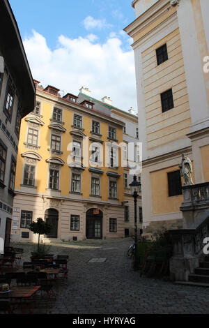 Kirche (St.-Ulrichs-Kirche) in Wien (Österreich). Stockfoto