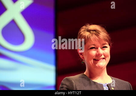 Plaid Cymru Führer Leanne Wood befasst sich mit der SNP-Jahreskonferenz in Perth Stockfoto