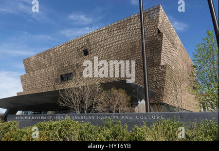 Schild am Museum of African American History und Kultur, Washington, DC, Smithsonian Museum und sehr beliebt seit Eröffnung September 2016 Stockfoto