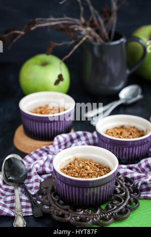 Hausgemachte leckere Apple crumble knackig dessert Stockfoto