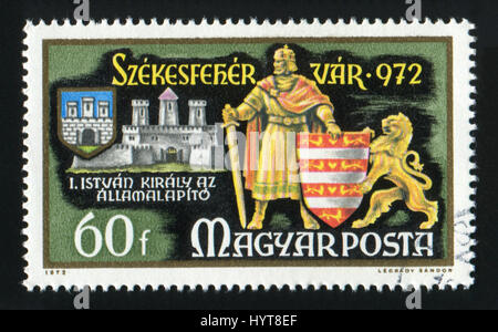 Ungarn - ca. 1972: Eine Briefmarke gedruckt in Ungarn zeigt König Stephen und Schild, ca. 1972. Stockfoto
