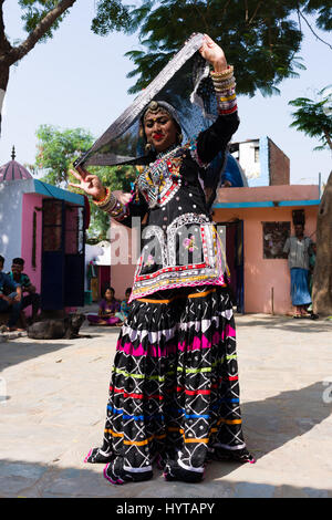 Schlange-Tänzerin Kalbelia Nomaden von Rajasthan, Indien Stockfoto