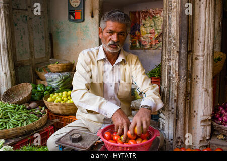 Gemüsehändler in Pushkar Rajasthan Stockfoto