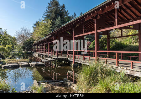 Japanisch inspirierte Struktur auf Versailles Insel in Nantes, Frankreich Stockfoto