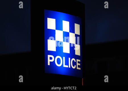 Eine beleuchtete Polizei Schild ein Schottland Polizei-Hauptquartier Stockfoto