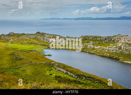 Atemberaubende irische Landschaft, Lough Akeen in der Nähe von Schafwolle Kopf, Coomacullen, County Cork, Irland Stockfoto