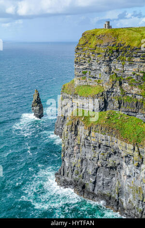 Herrliche Sicht auf die Cliffs of Moher, eine der beliebtesten Touristenattraktionen in Irland, County Clare Stockfoto