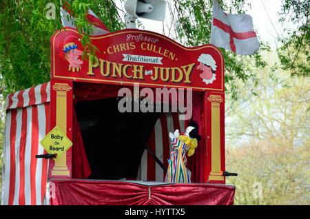 Colchester United Kingdom -1 April 2017: traditionelle Punch and Judy Stand Stockfoto