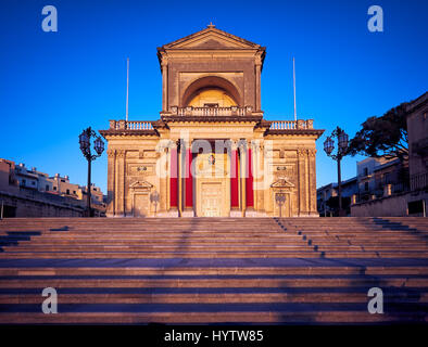 Kalkara Pfarrkirche St. Joseph im Abendlicht, Malta Stockfoto