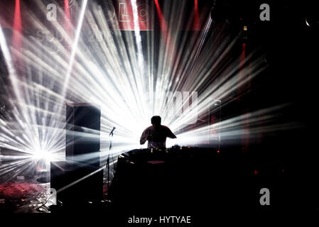 BARCELONA - 5 JUN: Die Lawinen (Band) führen ein DJ Set Konzert im Primavera Sound Festival 2016 auf 5. Juni 2016 in Barcelona, Spanien. Stockfoto