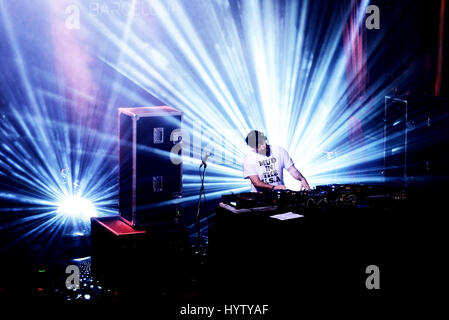 BARCELONA - 5 JUN: Die Lawinen (Band) führen ein DJ Set Konzert im Primavera Sound Festival 2016 auf 5. Juni 2016 in Barcelona, Spanien. Stockfoto