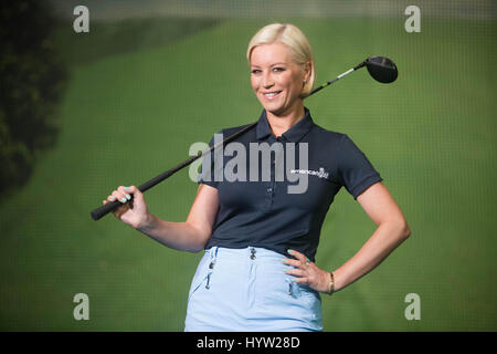 NUR zur redaktionellen Nutzung von Denise Van Outen öffnet The Golf Show von amerikanischen Golf im ExCeL Centre, London. Stockfoto