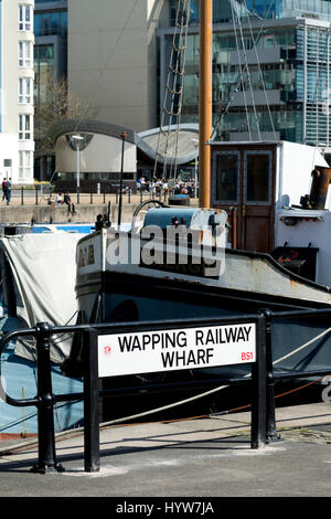 Wapping Bahnhof Wharf Schild, Bristol, UK Stockfoto