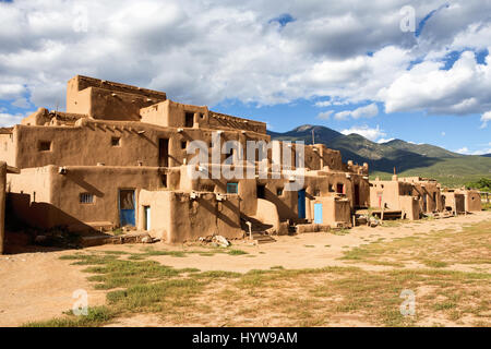 Die Häuser an der Taos Pueblo haben ständig mehr als 1000 Jahren besetzt. Stockfoto