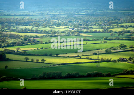 Des Teufels Dyke, Sussex, UK. 26. April 2017. Blick auf die Sussex Weald von der Spitze des Teufels Deich in Sussex heute bei wechselhaftem Wetter Bedingungen Credit: Andrew Hasson/Alamy Live News Stockfoto