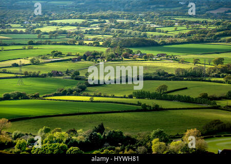 Des Teufels Dyke, Sussex, UK. 26. April 2017. Blick auf die Sussex Weald von der Spitze des Teufels Deich in Sussex heute bei wechselhaftem Wetter Bedingungen Credit: Andrew Hasson/Alamy Live News Stockfoto