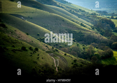 Des Teufels Dyke, Sussex, UK. 26. April 2017. Blick auf die Fulking Böschung von der Spitze des Teufels Deich in Sussex heute bei wechselhaftem Wetter Bedingungen Credit: Andrew Hasson/Alamy Live News Stockfoto