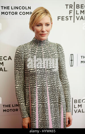 New York City, USA. 26. April 2017. Cate Blanchett besucht das Tribeca Film Festival-Screening des Manifests auf 26. April 2017 in New York City. Bildnachweis: Das Foto Zugang/Alamy Live-Nachrichten Stockfoto