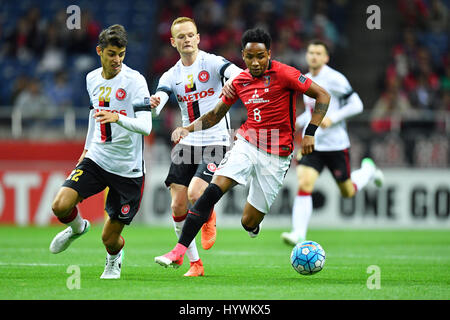 Saitama Stadium 2002, Saitama, Japan. 26. April 2017. Rafael da Silva (rot), 26. April 2017 - Fußball: 2017 AFC Champions League-Gruppe F-match zwischen Urawa Reds 6-1 Western Sydney Wanderers im Saitama Stadium 2002, Saitama, Japan. Bildnachweis: AFLO SPORT/Alamy Live-Nachrichten Stockfoto