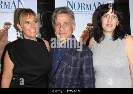 Los Angeles, Kalifornien. 5. April 2017. Miranda Bailey, Eyal Rimmon und Amanda Marshall besuchen die "Norman: Moderate Aufstieg und tragischen Fall einer New York-Fixierer" Premiere auf Linwood Dunn Theater am Pickford Center für Bewegungsstudie am 5. April 2017 in Los Angeles, Kalifornien. | Verwendung Weltweit/Picture Alliance Credit: Dpa/Alamy Live-Nachrichten Stockfoto