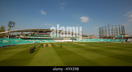 London, UK. 7. April 2017. Das Kia Oval vor Beginn des Spiels für Surrey gegen Warwickshire am 1. Tag des Specsavers County Championship Games. Bildnachweis: David Rowe/Alamy Live-Nachrichten Stockfoto