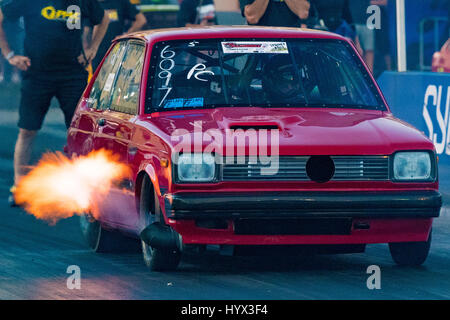 Sydney, Australien 7. April 2017: Sydney Jamboree Drag Racing Event - im Bild ist die Qualifikationsrunden der Sitzung. -Die Veranstaltung statt findet am Sydney Dragway über die 7. & 8. April. Bildnachweis: Mjmediabox / Alamy Live News Stockfoto