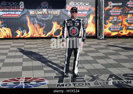 Ft. Worth, Texas, USA. 7. April 2017. 7. April 2017 - ft. Worth, Texas, USA: Kevin Harvick (4) gewinnt den Pole Award für das O'Reilly Auto Teile 500 auf dem Texas Motor Speedway in ft. Worth, Texas. Bildnachweis: Justin R. Noe Asp Inc/ASP/ZUMA Draht/Alamy Live-Nachrichten Stockfoto