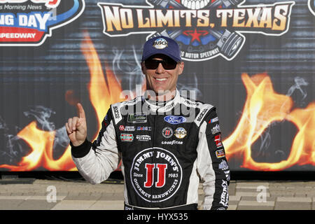 Ft. Worth, Texas, USA. 7. April 2017. 7. April 2017 - ft. Worth, Texas, USA: Kevin Harvick (4) gewinnt den Pole Award für das O'Reilly Auto Teile 500 auf dem Texas Motor Speedway in ft. Worth, Texas. Bildnachweis: Justin R. Noe Asp Inc/ASP/ZUMA Draht/Alamy Live-Nachrichten Stockfoto