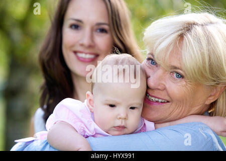 Porträt einer drei weibliche Generationen hautnah Stockfoto