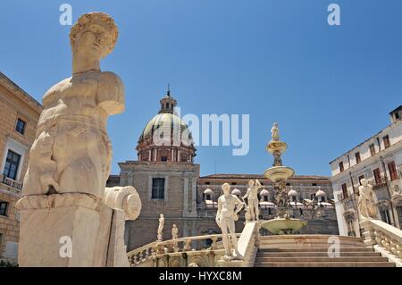 Herrliche Brunnen Fontana Pretoria auf Piazza Pretoria. Arbeit des Florentiner Bildhauers Francesco Camilliani. Palermo-Sizilien-Italien. Stockfoto