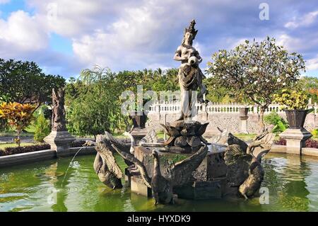 Brunnen im Wasser Königspalast und Pools Tirthagangga, Bali Stockfoto