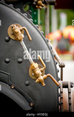 Dampfantrieb Zugmaschine Kessel Ventile closeup Stockfoto