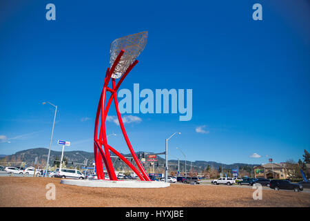 SPRINGFIELD, OR - 31. März 2017: Dieser Stahl Kunstskulptur ist bekannt als die Springfield-Flamme und Statue ganz aus Metall gefertigt ist. Stockfoto