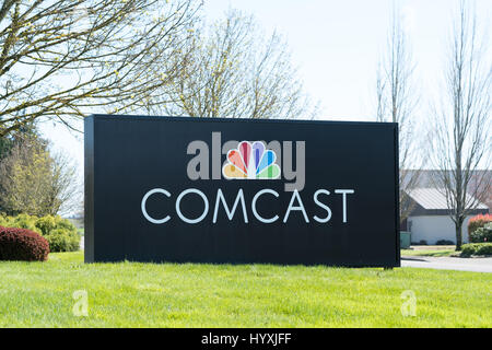 EUGENE, OR - 31. März 2017: Zweig Zeichen für Comcast Cable, auch bekannt als Xfinity in Eugene, Oregon. Stockfoto