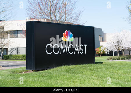 EUGENE, OR - 31. März 2017: Zweig Zeichen für Comcast Cable, auch bekannt als Xfinity in Eugene, Oregon. Stockfoto