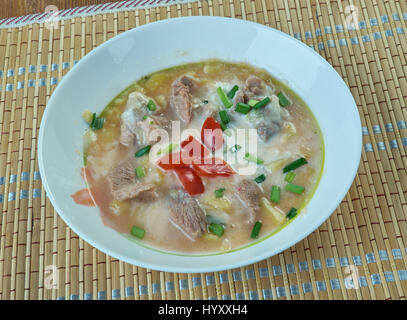 Slow Cooker King Ranch Chicken Soup. Tex-Mex-Gericht Stockfoto