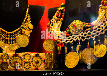 Eine Schmuck-Display in der Medina von Tunis, Tunesien. Stockfoto