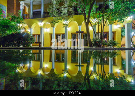 Blick auf Hotel bei Nacht, Cancun, Mexiko Stockfoto