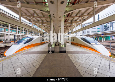 15. März 2017: KAOHSIUNG, TAIWAN: Taiwan High Speed Rail Zuoying Bahnhof. Die Linie umfasst den Westen von Taiwan, von der Hauptstadt Taipeh, Stockfoto