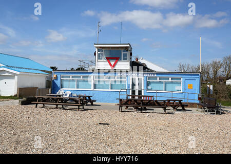 Allgemeine Ansichten Pagham Strand und Geschäfte auf der South Coast, West Sussex, UK. Stockfoto