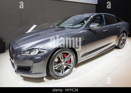 Brüssel - 19. Januar 2017: Jaguar XF-Auto auf dem Brüsseler Autosalon. Stockfoto