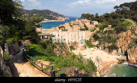 Blick auf die historische Stadt Tossa de Mar Costa Brava Strand, Spanien Stockfoto