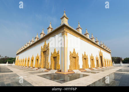Reich verzierte Fassade Atumashi Kyaung (Atumashi Kloster) in Mandalay, Myanmar. Stockfoto